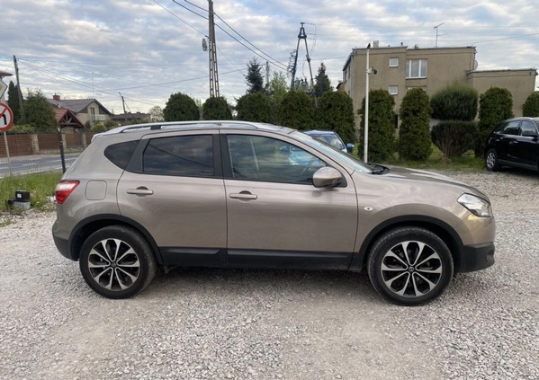 Nissan Qashqai cena 37900 przebieg: 145000, rok produkcji 2011 z Koło małe 704